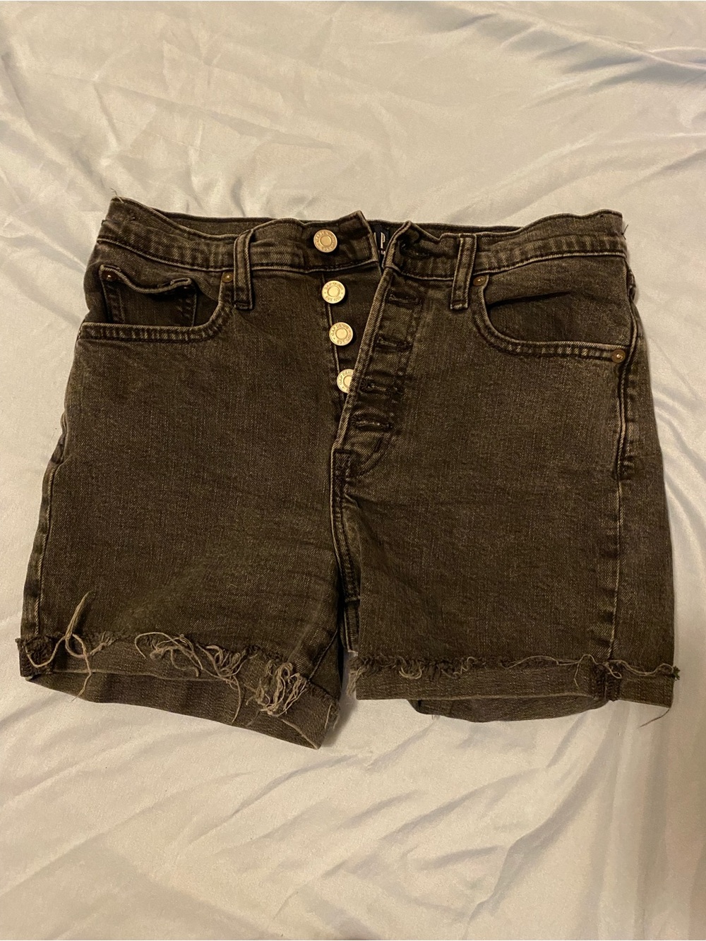 GAP Women’s 4” size 26/2 Black High-Rise Button-Fly Denim Shorts 5 Button Fly